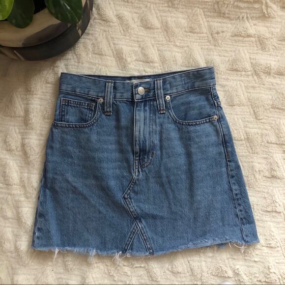 Madewell Denim A-Line Mini Skirt in Lakeline Wash - Picture 3 of 9